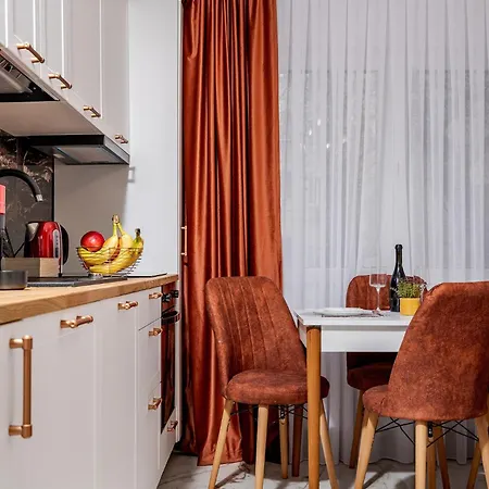 Cooper And Wood Elegance Orizont Galleries Bukarest