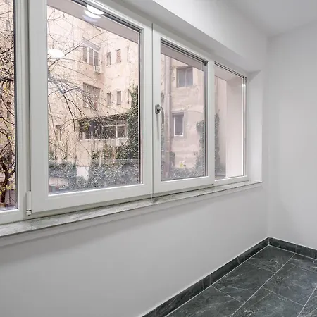 Cooper And Wood Elegance Orizont Galleries Apartment Bucharest